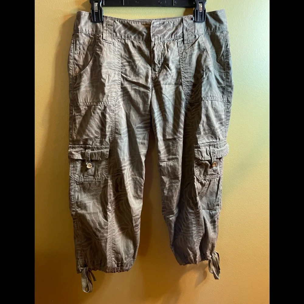Express Capri’s - 4 - Picture 1 of 9